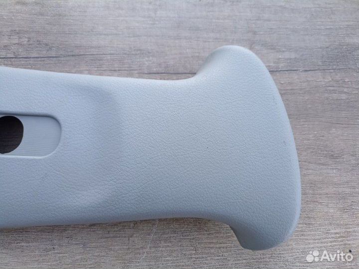 Обшивка стойки правая Chevrolet Aveo T250 B12D1