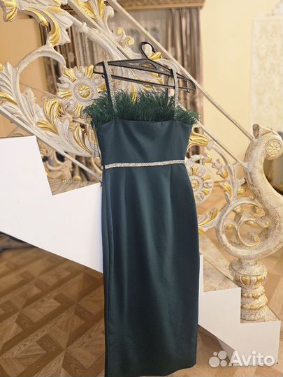 Вечернее платье Изумрудного цвета