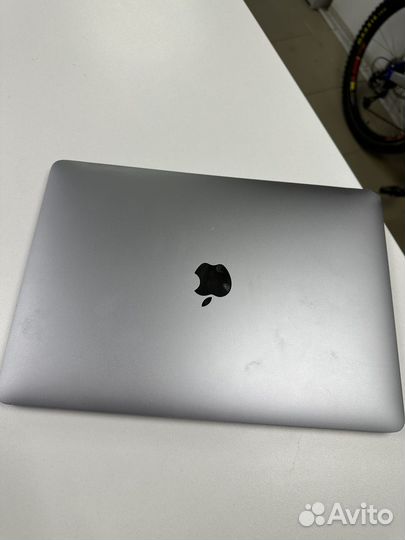 Apple MacBook Pro 13 2018 touch bar заблокирован