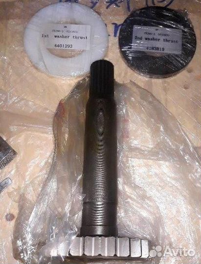 Вал редуктора хода Hitachi ZX240-3