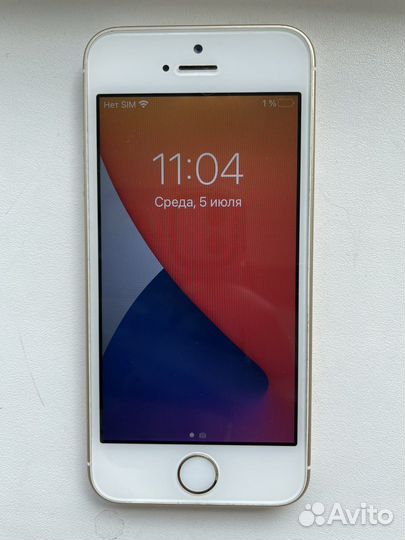 Телефон iPhone 5 se