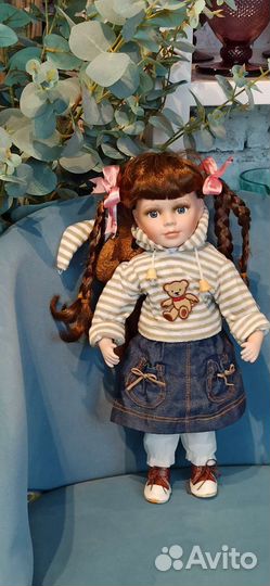 Кукла фарфоровая коллекционная