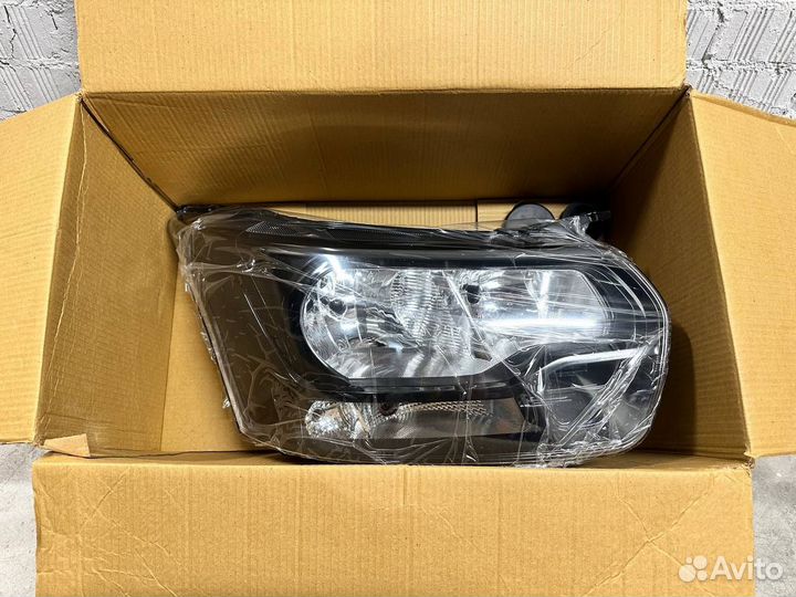 Фара для Ford Transit 8 поколение
