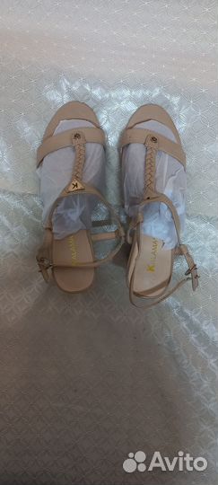 Туфли и босоножки женские 39 размер
