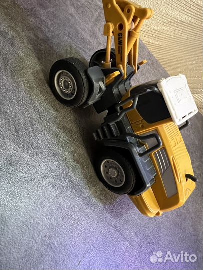 Трактор погрузчик GLW