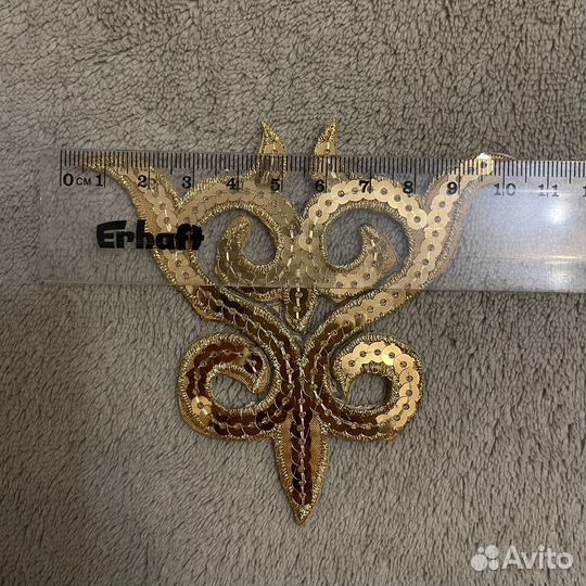 Аппликации термоклеевые с паетками золото 16 шт