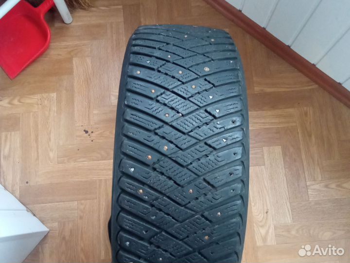 Goodyear Ultragrip Ice Arctic 205/50 R17