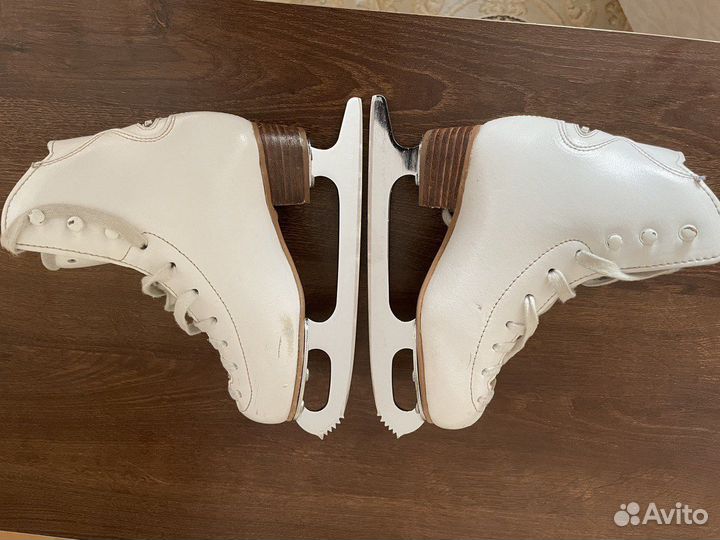 Фигурные коньки risport lux 180