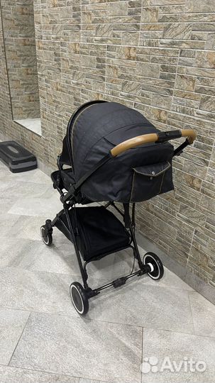 Прогулочная коляска с перекидной ручкой бу