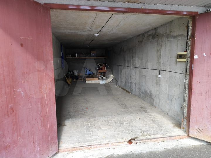 Гараж, > 30 м²