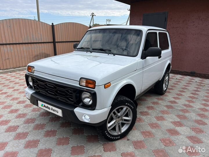 LADA 4x4 (Нива) 1.7 МТ, 2015, 182 000 км