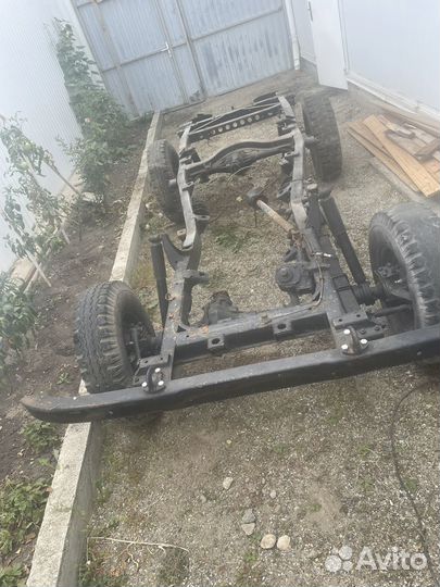 Рама на мостах ресорах и колесах УАЗ-469