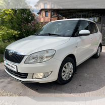 Skoda Fabia 1.6 AT, 2014, 140 000 км, с пробегом, цена 915 000 руб.