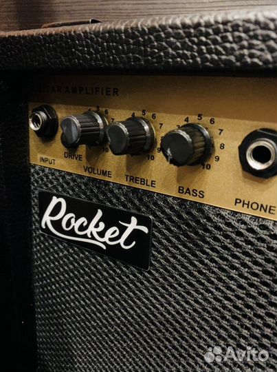 Бас гитара + комбик + чехол (комплект)