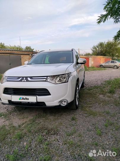 Mitsubishi Outlander 2.4 CVT, 2013, 136 200 км