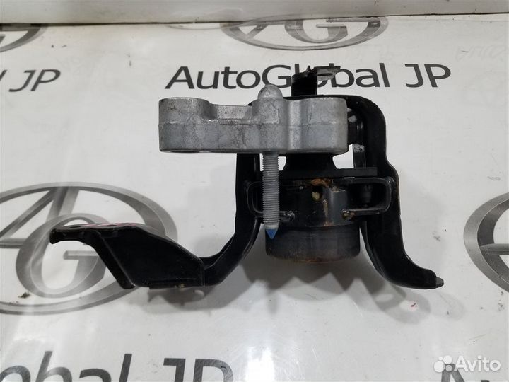 Опора двигателя правая Toyota Yaris