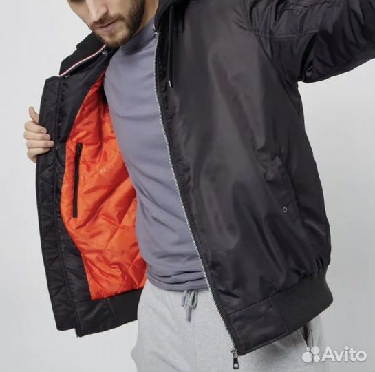 Куртка бомбер