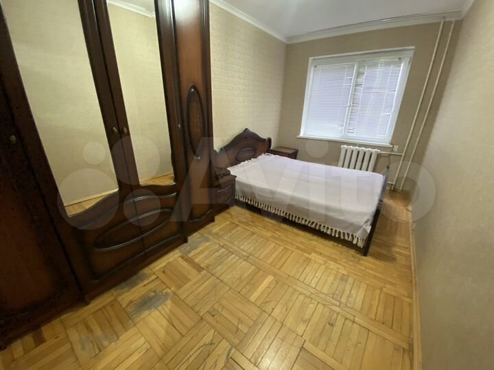 3-к. квартира, 70 м², 2/5 эт.