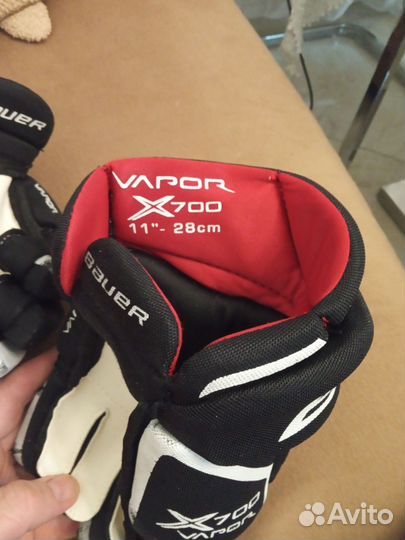 Перчатки хоккейные