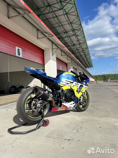 Suzuki gsx-r 600 L5 2015