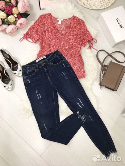 Джинсы и блузка HM 44 комплектом в идеале