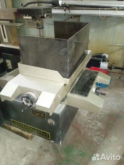 Электроэрозионный станок с чпу DK7732 2001г