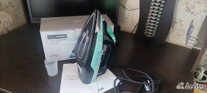 Утюг Dexp CE2400KF