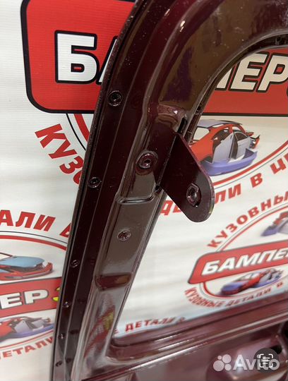 Пластиковая крышка багажника Нива в цвет