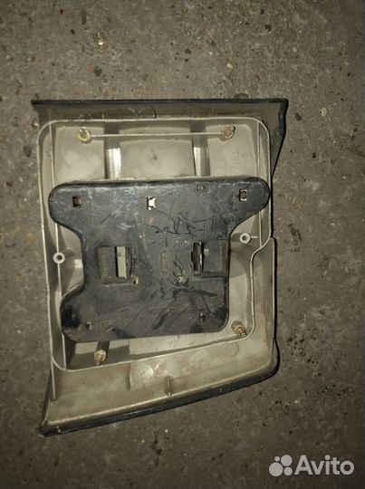 Фонарь задний левый Ford Scorpio 1