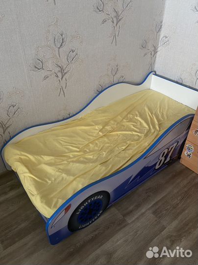 Детская кровать машинка с матрасом