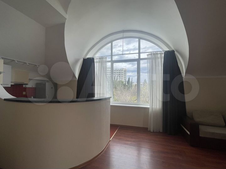 2-к. квартира, 75 м², 2/2 эт.