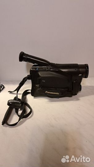 Видеокамера Panasonic RX1. Формата VHS-C