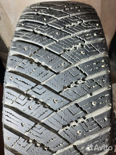 Goodyear UltraGrip Ice Arctic SUV 265/60 R18 104T