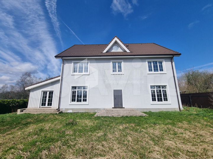 Дом 294 м² на участке 12 сот.