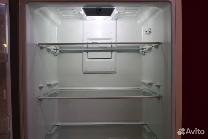 Холодильник Hotpoint-Ariston HF5180M (NoFrost)