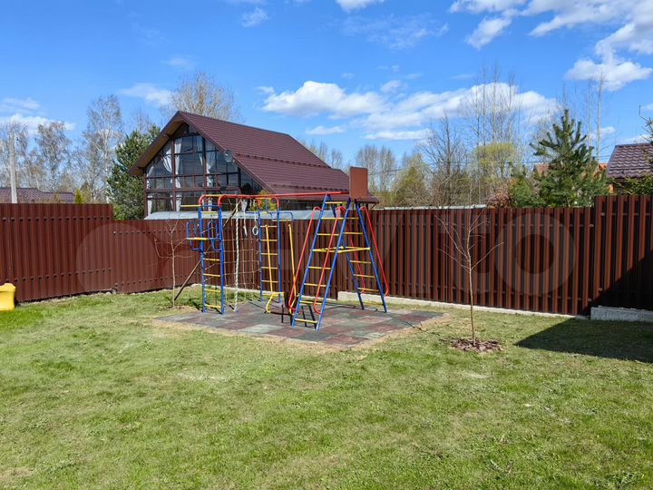 Коттедж 143 м² на участке 9 сот.