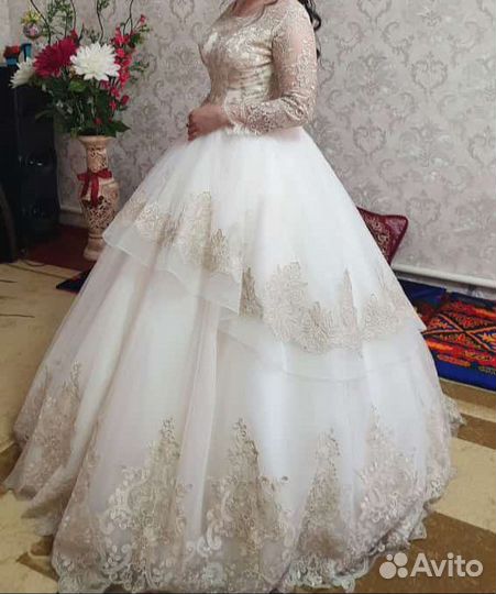 Свадебное платье