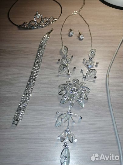 Набор на торжество, диадема