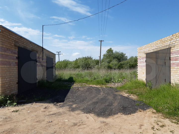 Гараж, > 30 м²