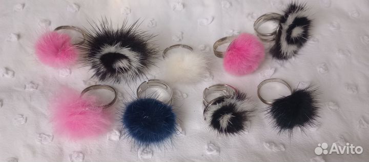 Кольца с мехом, хэнд-мейд