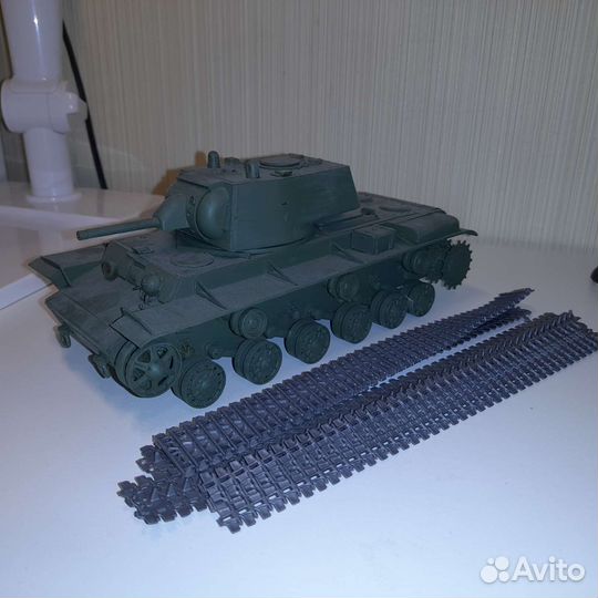 10 моделей танков (собраны)