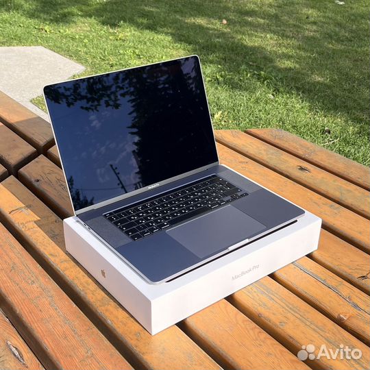 Apple MacBook Pro 16 2019 i9 r5500m 1tb