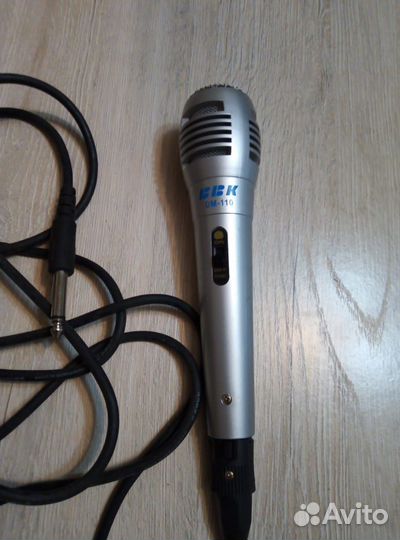 Вокальный динамический микрофон