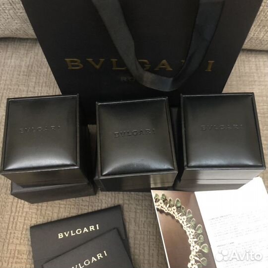 Коробка Bvlgari для кольца и сережек