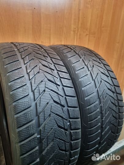 Vredestein Wintrac Xtreme S 255/45 R19