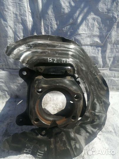 Передний правый поворотный кулак BMW X3 F25