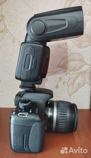 Зеркальный фотоаппарат canon 550D