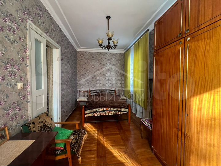 4-к. квартира, 80 м², 1/2 эт.