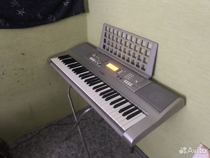 Синтезатор Yamaha psr e303