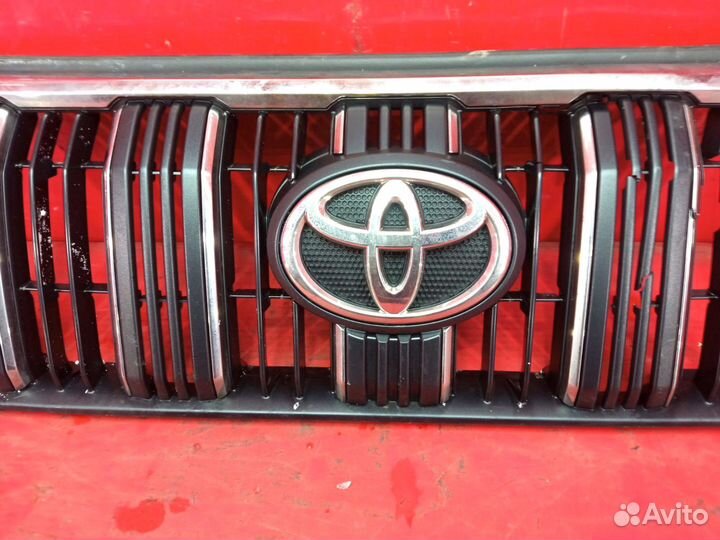 Решетка радиатора Toyota Land Cruiser Prado 150